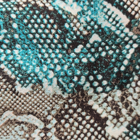 WHITE HOUSE BLACK MARKET 100% SILK SNAKE PYTHON PRINT SCARF WRAP - Picture 6 of 7